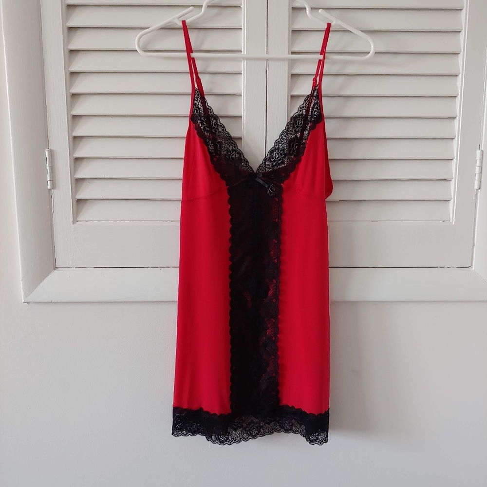 NWOTFredricks of Hollywood red and black chemise L
